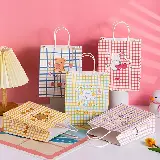 Paperbag Karakter Kartun Beruang Lucu Hampers Bahan Karton Sampul — 5