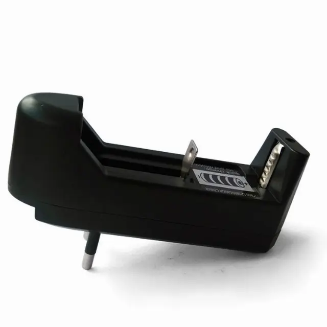 Batre Cas Universal 18650 3400mAh 3.7 Volt Rechargeable Desktop