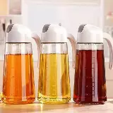 Botol Minyak Goreng Kecap Cuka Kaca Bahan Tebal Kapasitas 630ml — 1