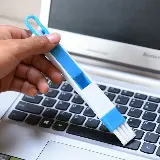 Kuas Mini Penghilang Debu Keyboard Komputer Dilengkapi Sekop Mini — 3