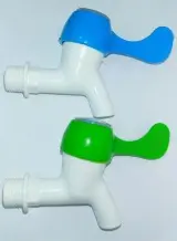 Kran Air Jempol PVC Engkol Ukuran 1/2 dengan Sambungan 3/4 — 5